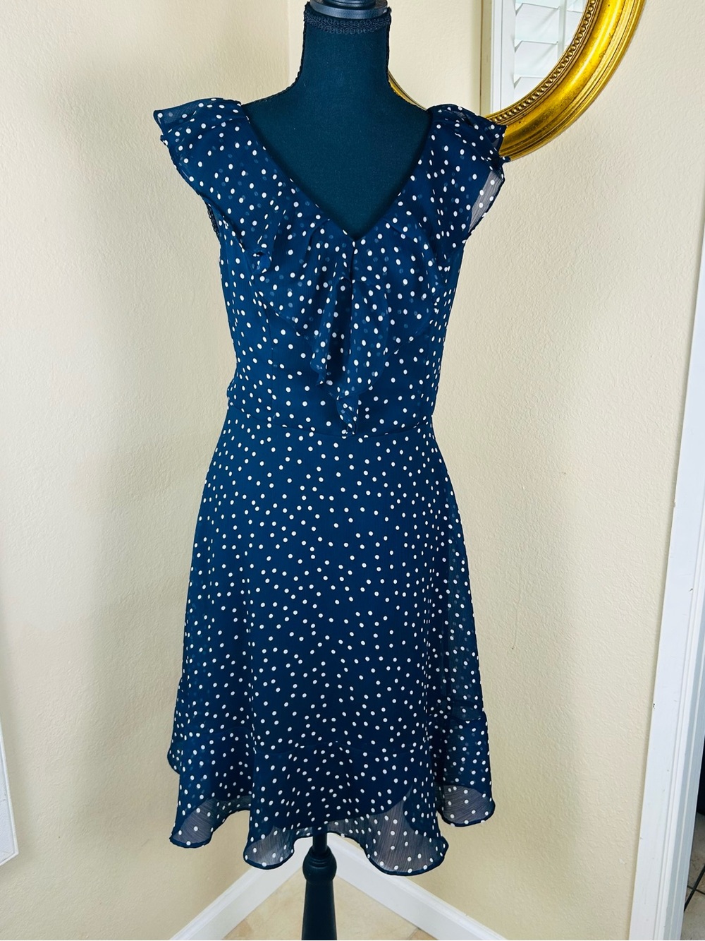 DKNY Vintage Inspired Polka Dot Garden Party Summer Dress in size 6